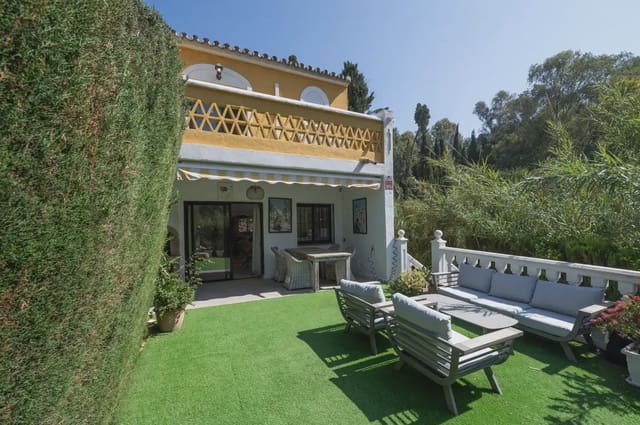 2 soverom Rekkehus til salgs i Calahonda, Mijas med svømmebasseng garasje - € 495 000 (Ref: 9838509)