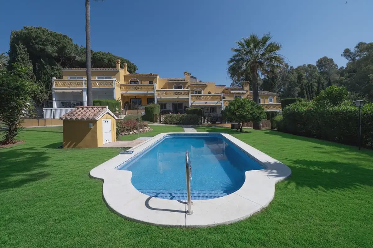 2 bedroom Terraced Villa for sale in Mijas with pool garage - € 495,000 (Ref: 9838509)