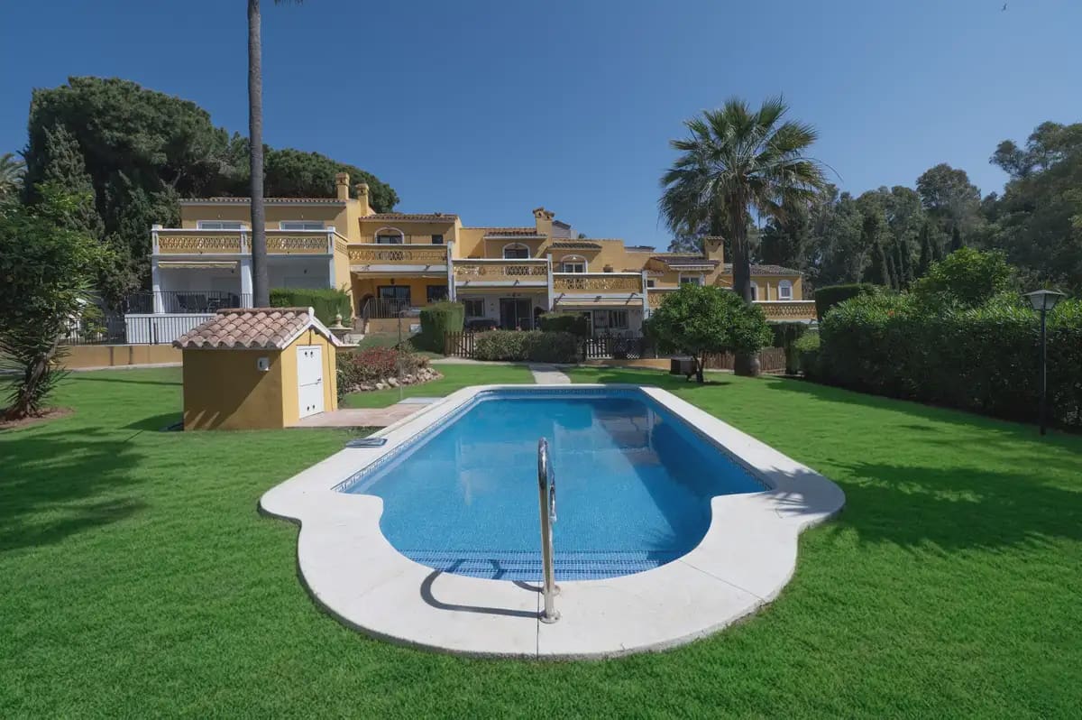 2 bedroom Terraced Villa for sale in Mijas with pool garage - € 495,000 (Ref: 9838509)