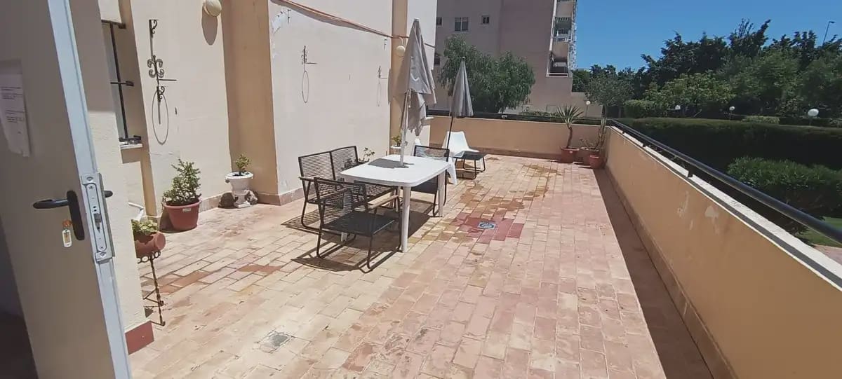 4 soveværelse Lejlighed til salg i Fuengirola med swimmingpool garage - € 450.000 (Ref: 9838510)