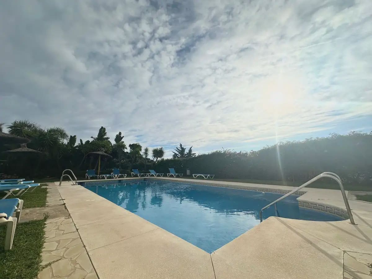 2 soveværelse Lejlighed til salg i Mijas med swimmingpool - € 399.000 (Ref: 9838512)