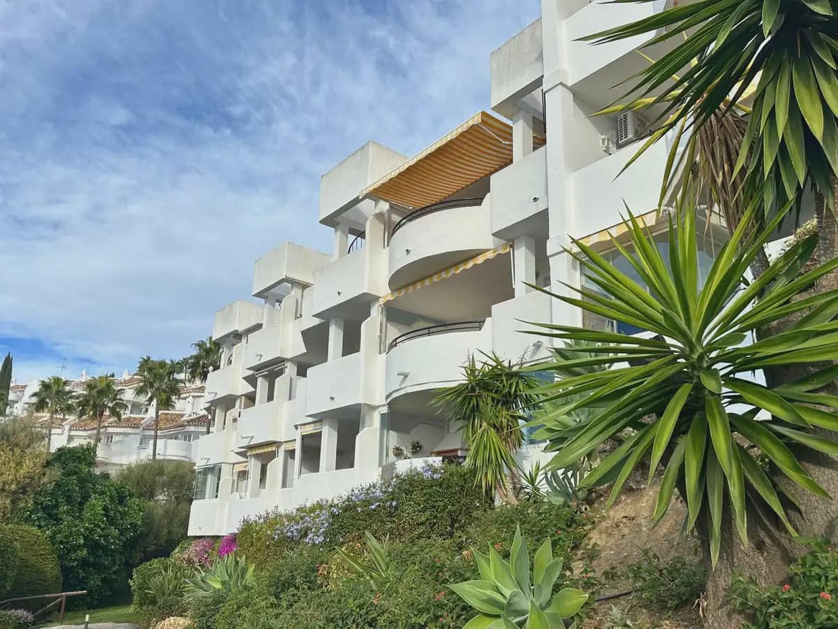 2 soveværelse Lejlighed til salg i Mijas med swimmingpool - € 399.000 (Ref: 9838512)
