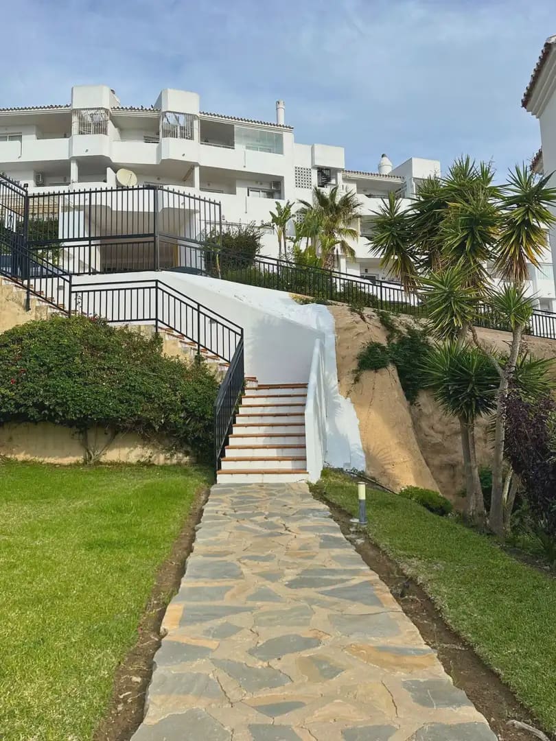 2 soveværelse Lejlighed til salg i Mijas med swimmingpool - € 399.000 (Ref: 9838512)
