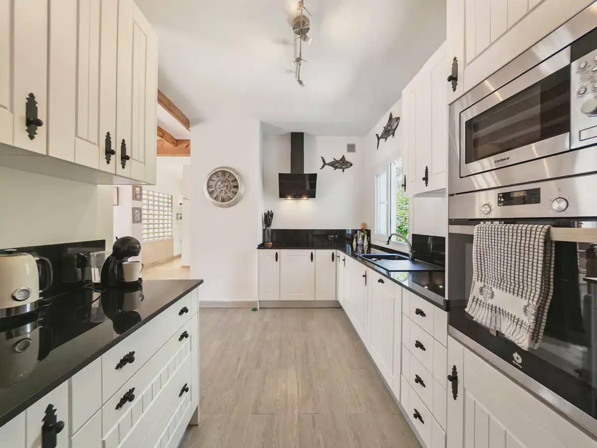 3 sypialnia Willa na sprzedaż w Mijas z basenem garażem - 1 155 000 € (Ref: 9838513)