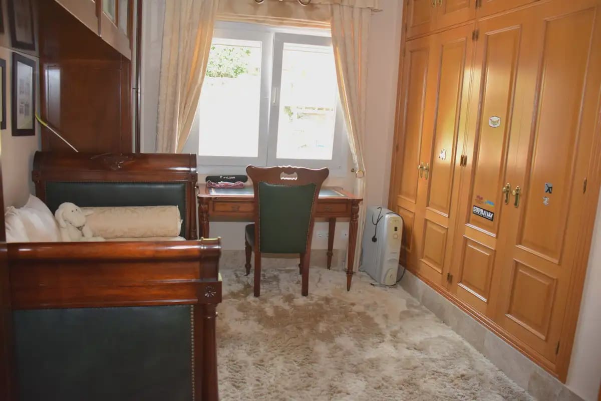 5 soveværelse Semi-Rækkehus til salg i Marbella med swimmingpool garage - € 1.500.000 (Ref: 9838514)