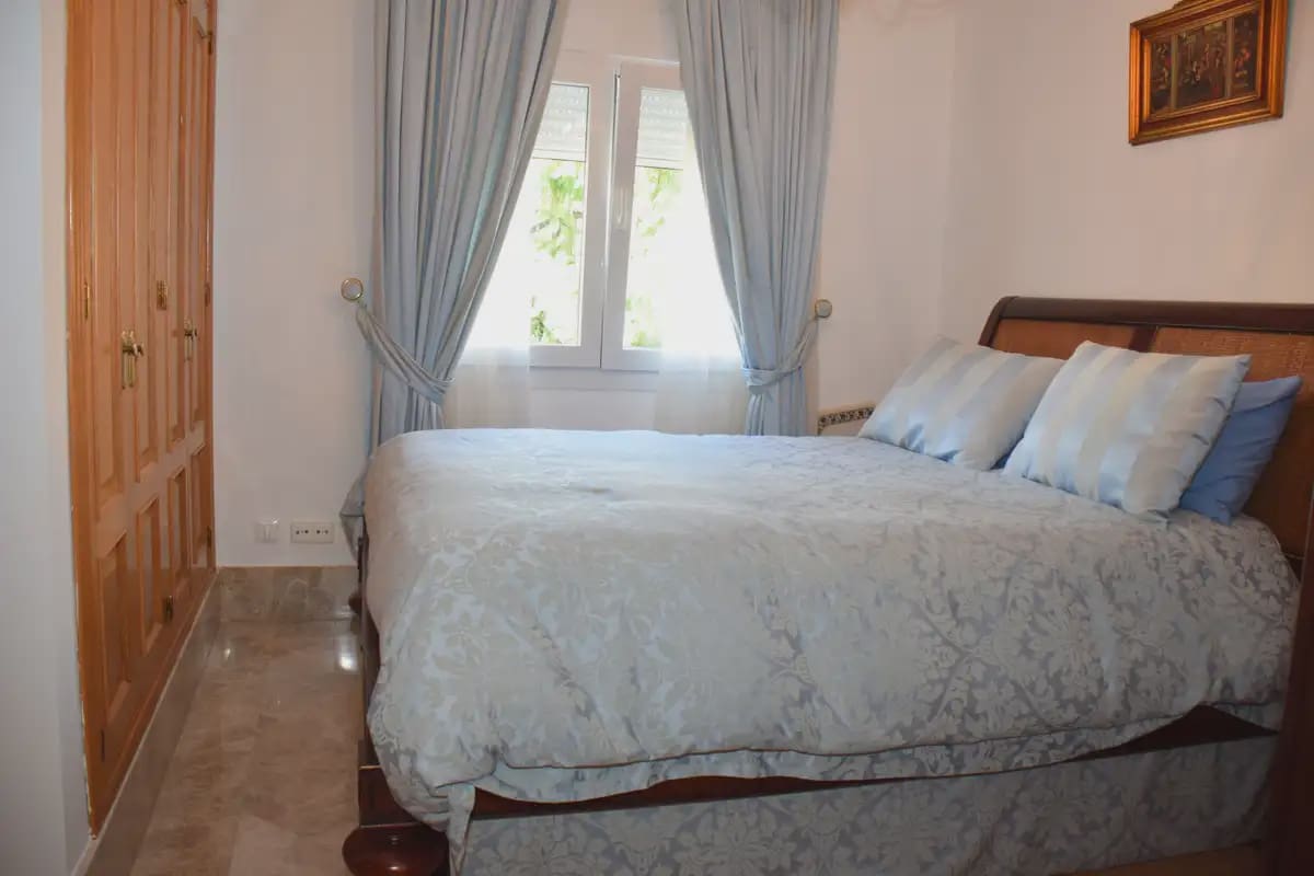5 soveværelse Semi-Rækkehus til salg i Marbella med swimmingpool garage - € 1.500.000 (Ref: 9838514)