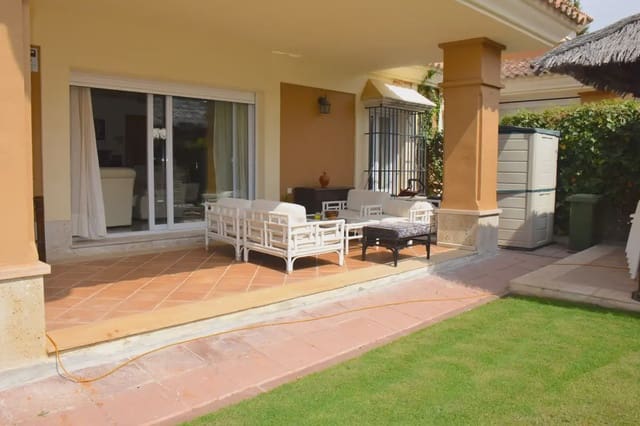 5 soveværelse Semi-Rækkehus til salg i Santa Clara, Marbella med swimmingpool garage - € 1.500.000 (Ref: 9838514)