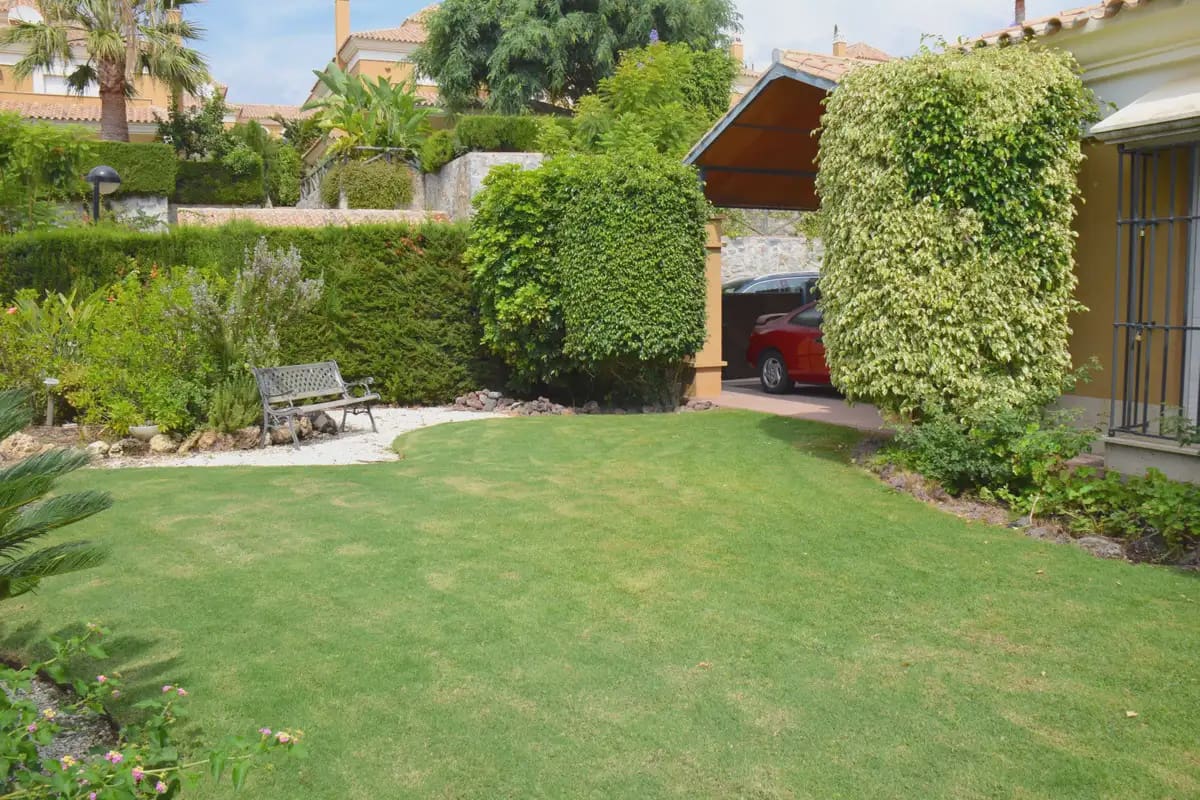 5 soveværelse Semi-Rækkehus til salg i Marbella med swimmingpool garage - € 1.500.000 (Ref: 9838514)