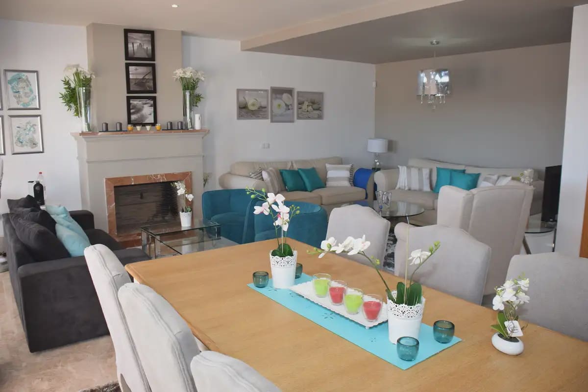2 soveværelse Semi-Rækkehus til salg i Marbella med swimmingpool garage - € 695.000 (Ref: 9838515)