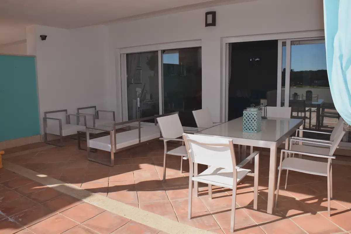2 soveværelse Semi-Rækkehus til salg i Marbella med swimmingpool garage - € 695.000 (Ref: 9838515)