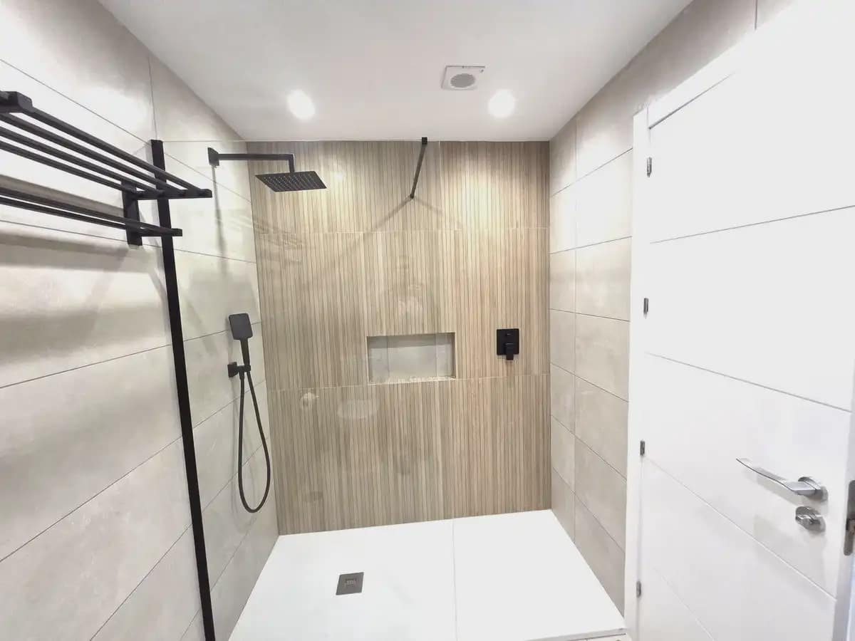 Pareado de 4 habitaciones en Marbella en venta con piscina garaje - 1.195.000 € (Ref: 9838518)