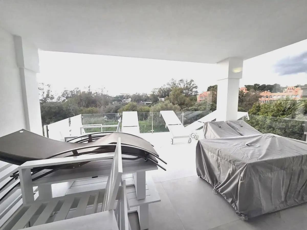 Pareado de 4 habitaciones en Marbella en venta con piscina garaje - 1.195.000 € (Ref: 9838518)