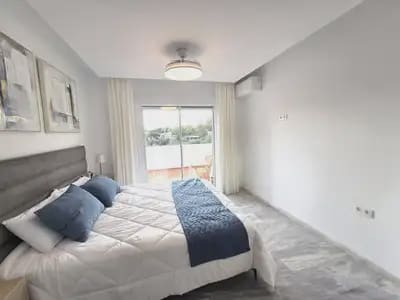 4 soverom Kjedet enebolig til salgs i Marbella med svømmebasseng garasje - € 1 195 000 (Ref: 9838518)