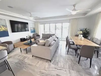 4 soverom Kjedet enebolig til salgs i Cabopino - Artola, Marbella med svømmebasseng garasje - € 1 195 000 (Ref: 9838518)