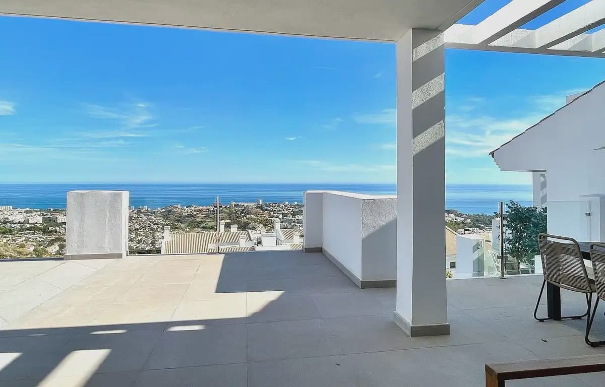 3 bedroom Penthouse for sale in Benalmadena with pool garage - € 680,000 (Ref: 9838519)