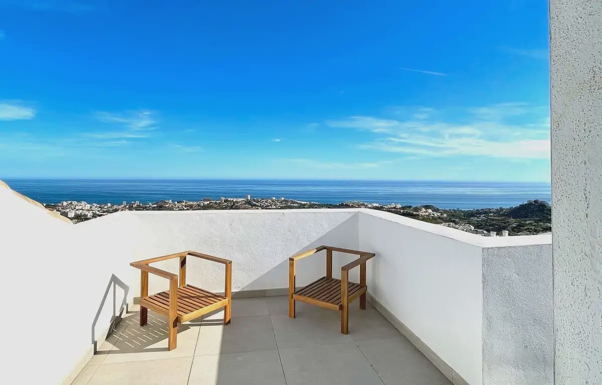 3 bedroom Penthouse for sale in Benalmadena with pool garage - € 680,000 (Ref: 9838519)