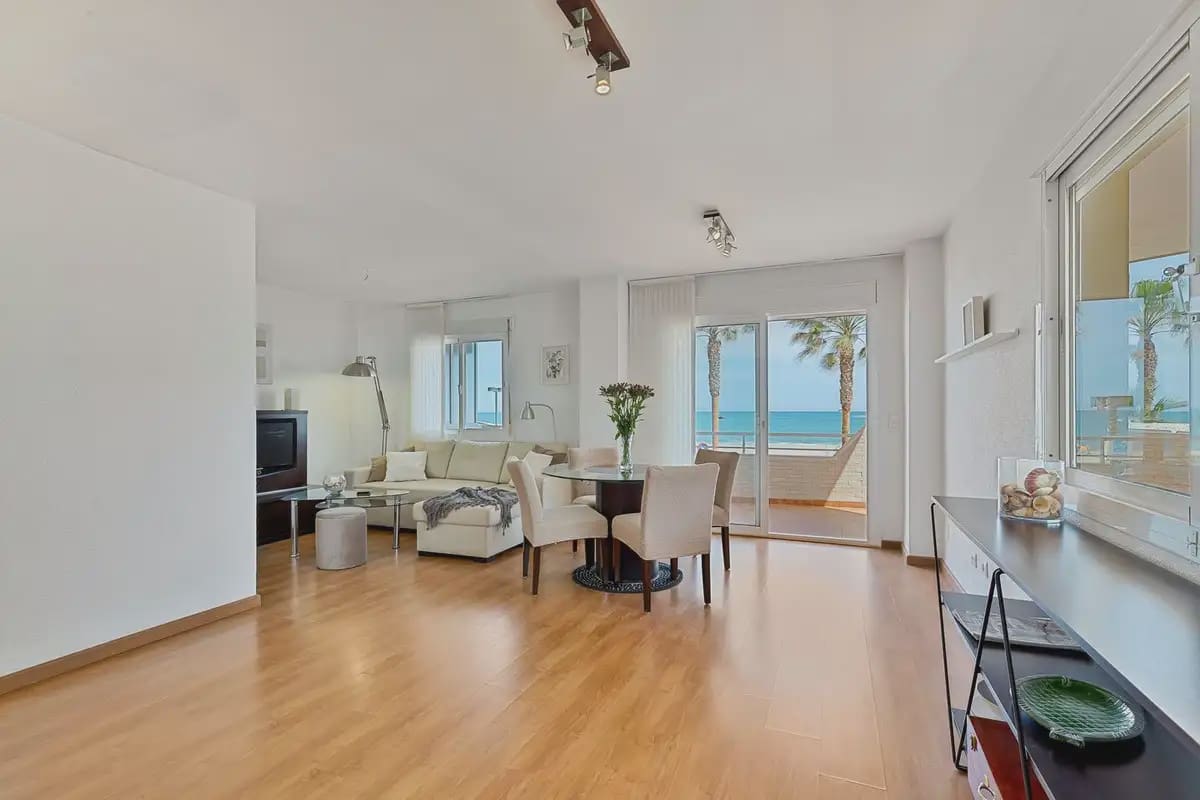 1 soverom Strandleiligheter til salgs i Fuengirola med garasje - € 425 000 (Ref: 9838520)
