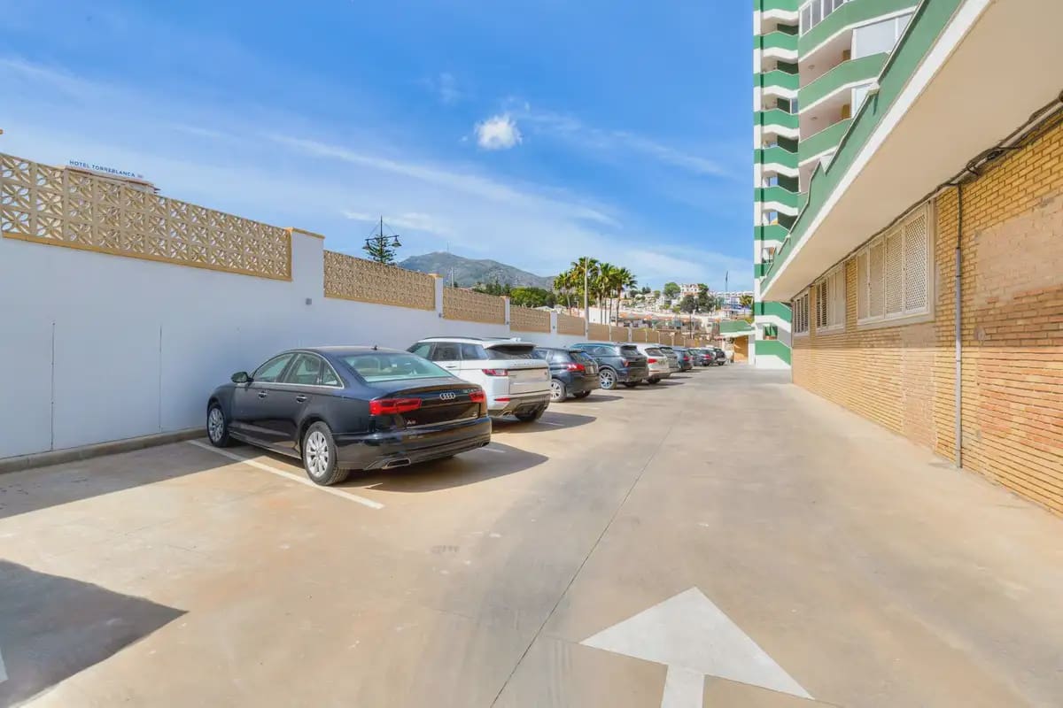 1 soverom Strandleiligheter til salgs i Fuengirola med garasje - € 425 000 (Ref: 9838520)