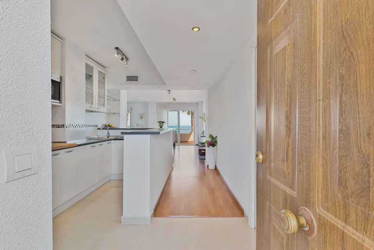 1 soverom Strandleiligheter til salgs i Fuengirola med garasje - € 425 000 (Ref: 9838520)