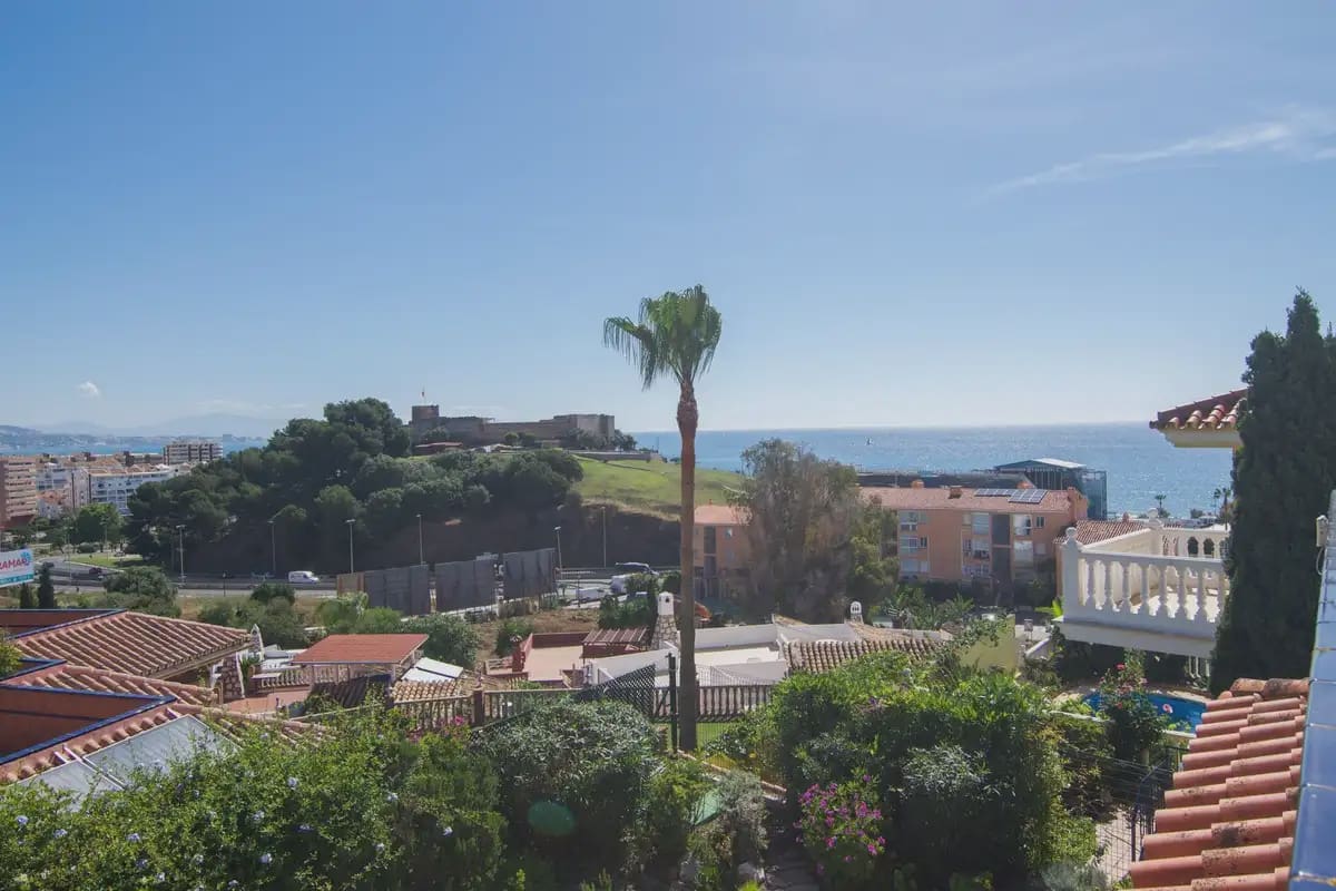 3 Zimmer Villa zu verkaufen in Fuengirola mit Pool Garage - 995.000 € (Ref: 9838523)