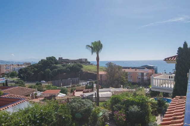 3 Zimmer Villa zu verkaufen in Centro ciudad, Fuengirola mit Pool Garage - 995.000 € (Ref: 9838523)