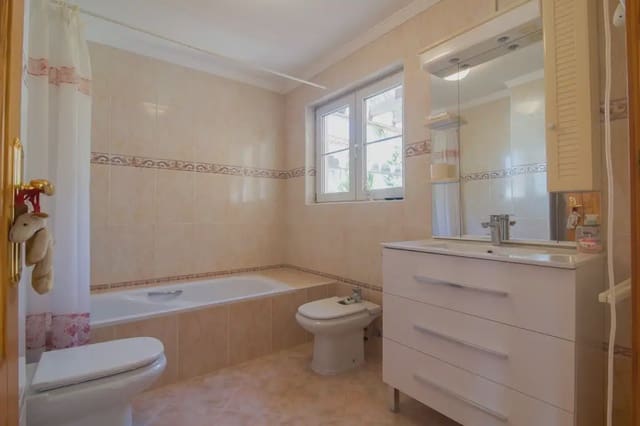 3 Zimmer Villa zu verkaufen in Centro ciudad, Fuengirola mit Pool Garage - 995.000 € (Ref: 9838523)