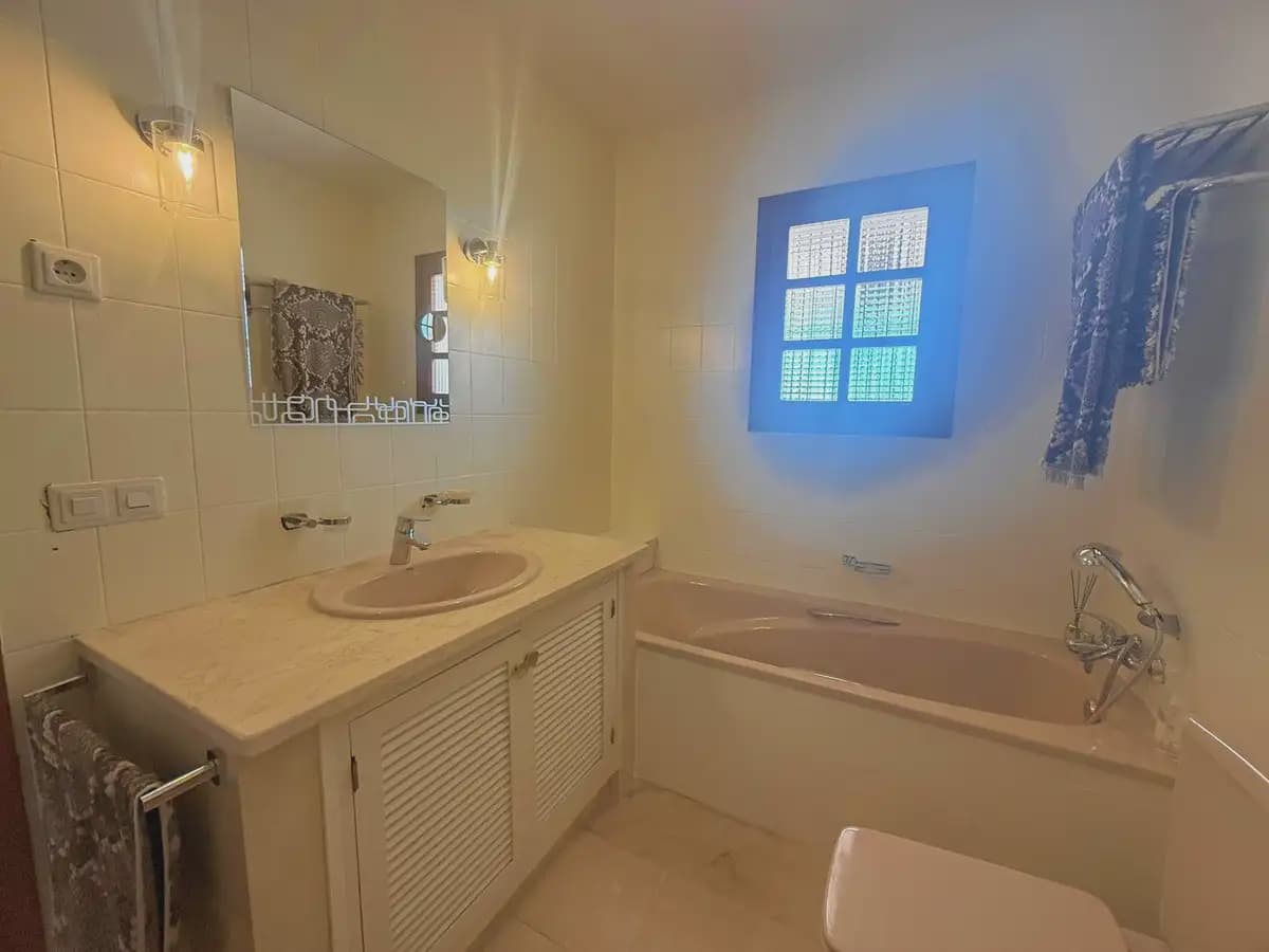 3 soveværelse Semi-Rækkehus til salg i Mijas med swimmingpool garage - € 475.000 (Ref: 9838525)