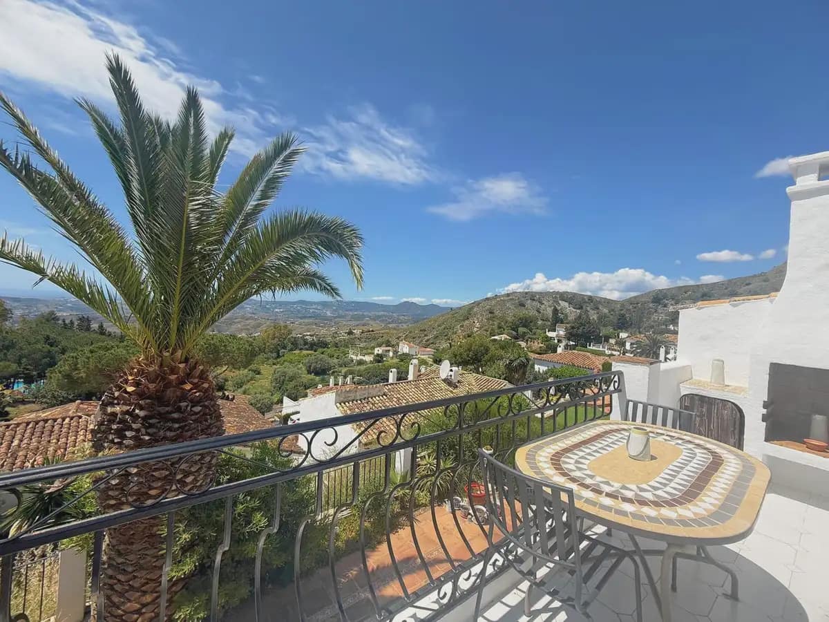 3 soveværelse Semi-Rækkehus til salg i Mijas med swimmingpool garage - € 475.000 (Ref: 9838525)