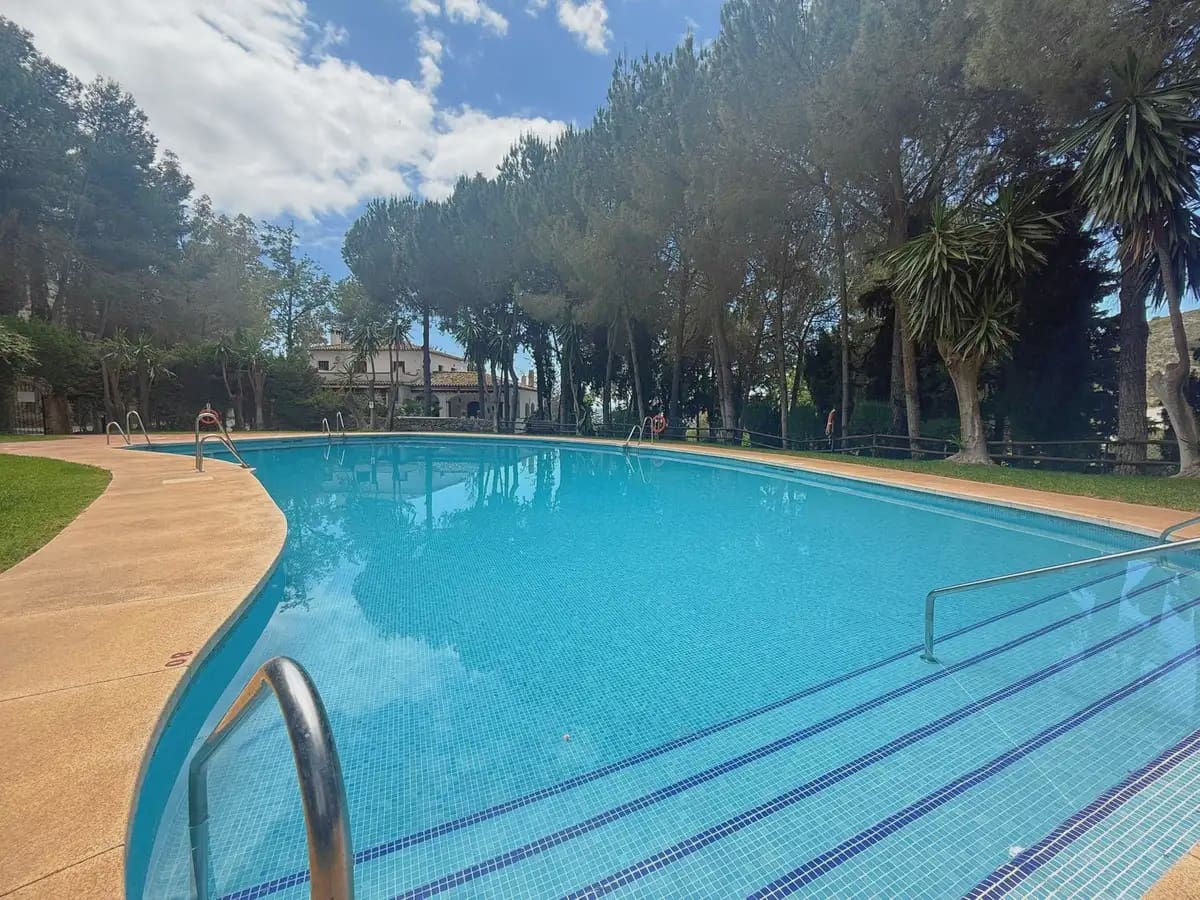 3 soveværelse Semi-Rækkehus til salg i Mijas med swimmingpool garage - € 475.000 (Ref: 9838525)