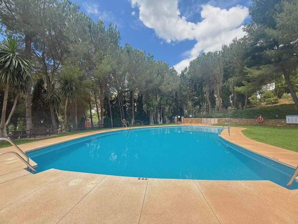 3 soveværelse Semi-Rækkehus til salg i Mijas med swimmingpool garage - € 475.000 (Ref: 9838525)