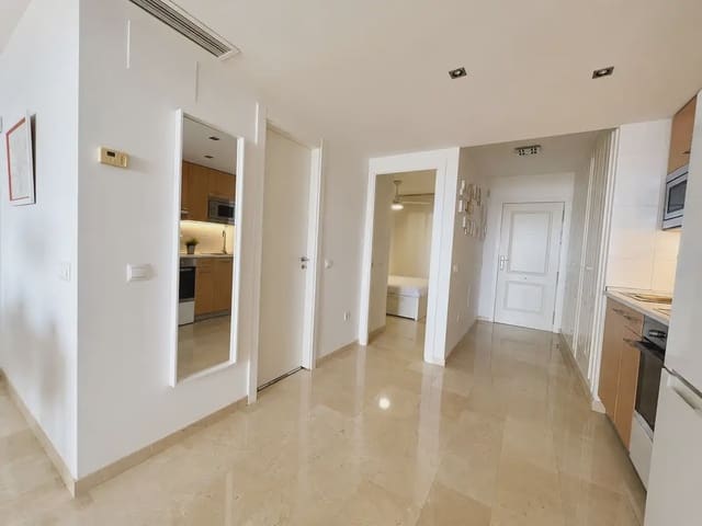 1 makuuhuone Huoneisto myytävänä paikassa Arroyo de la Miel, Benalmádena mukana uima-altaan 
autotalli - 286 000 € (Ref: 9838526)