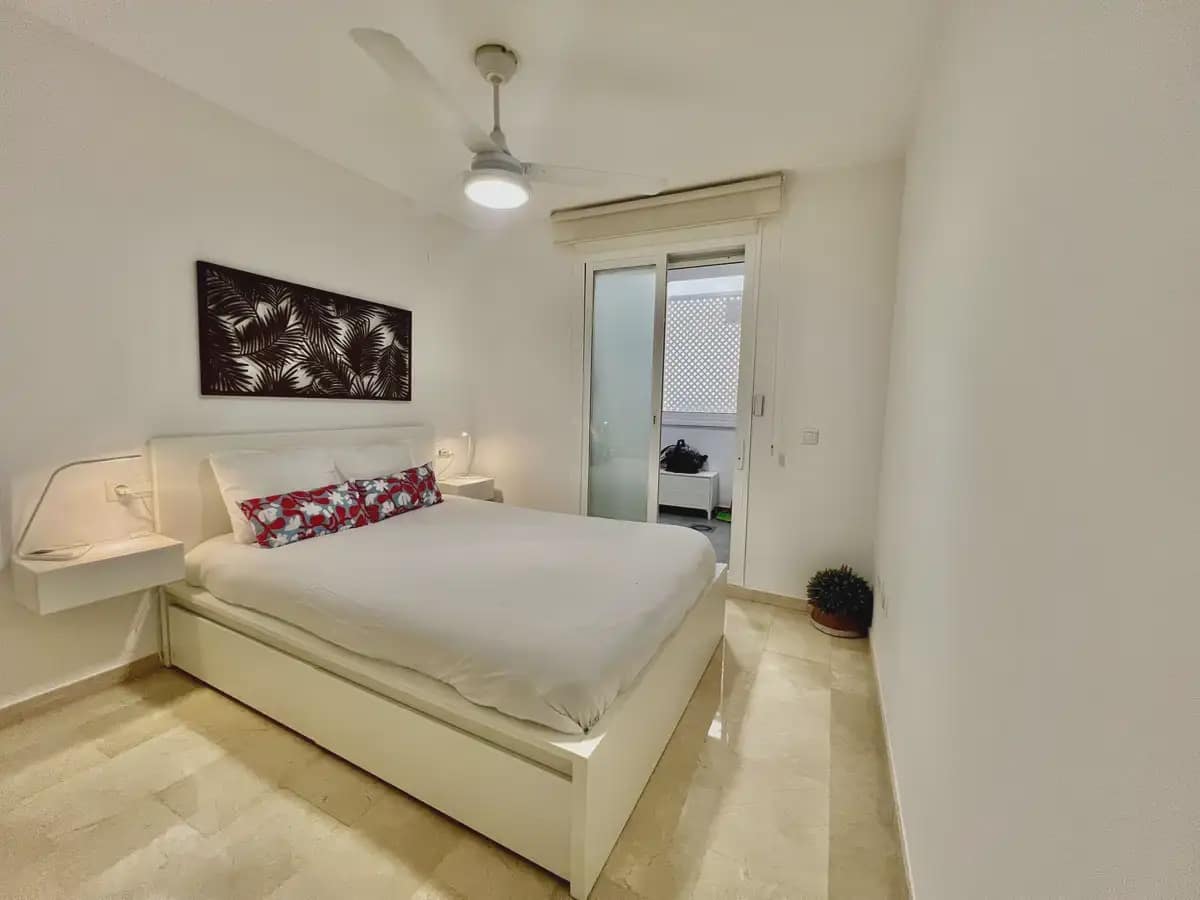 1 sypialnia Apartament na sprzedaż w Benalmadena z basenem garażem - 286 000 € (Ref: 9838526)