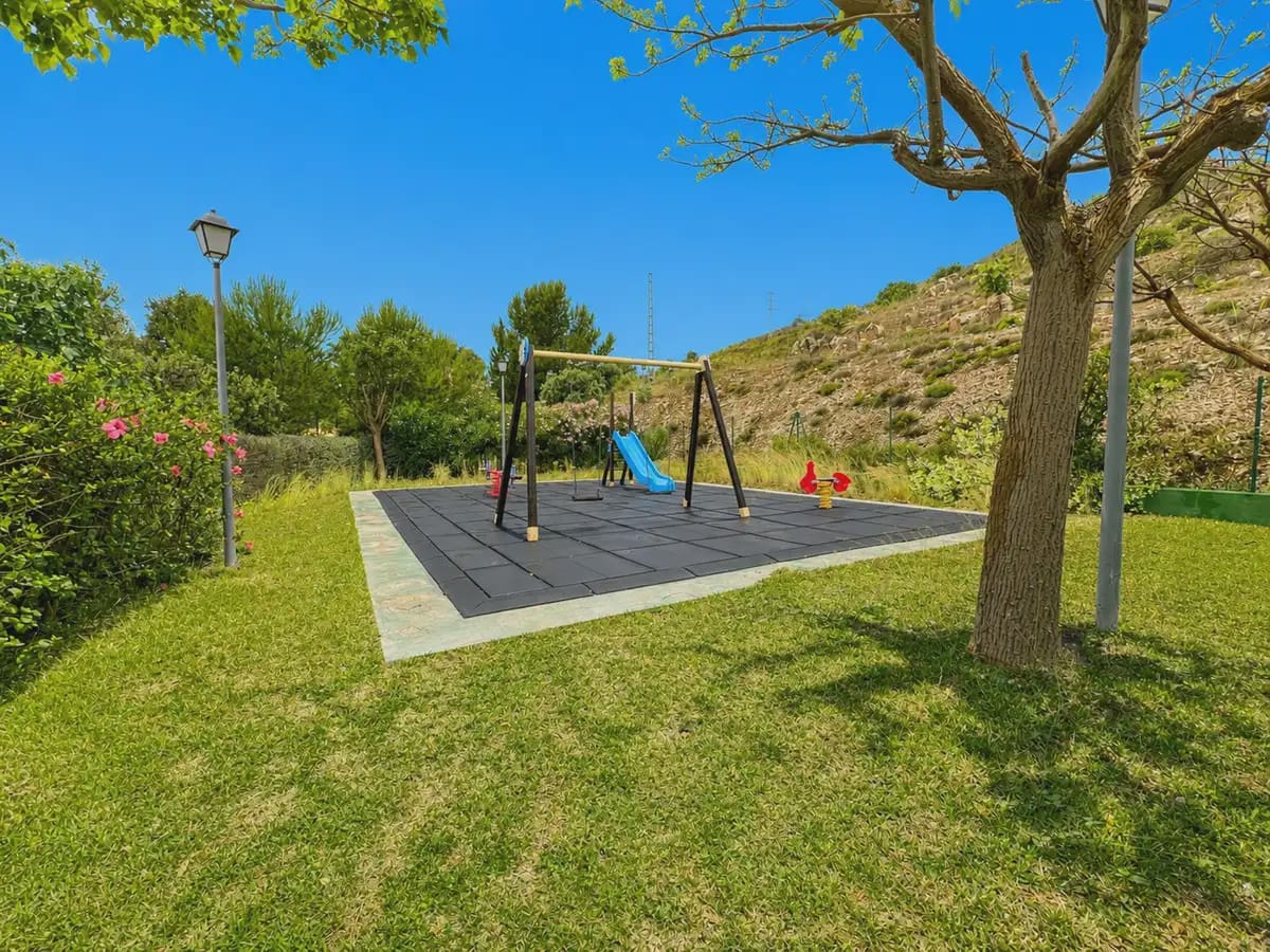 1 sypialnia Apartament na sprzedaż w Benalmadena z basenem garażem - 286 000 € (Ref: 9838526)
