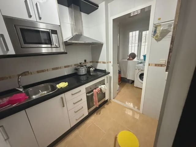 2 soveværelse Lejlighed til salg i Playa de los Boliches, Fuengirola - € 274.000 (Ref: 9838527)