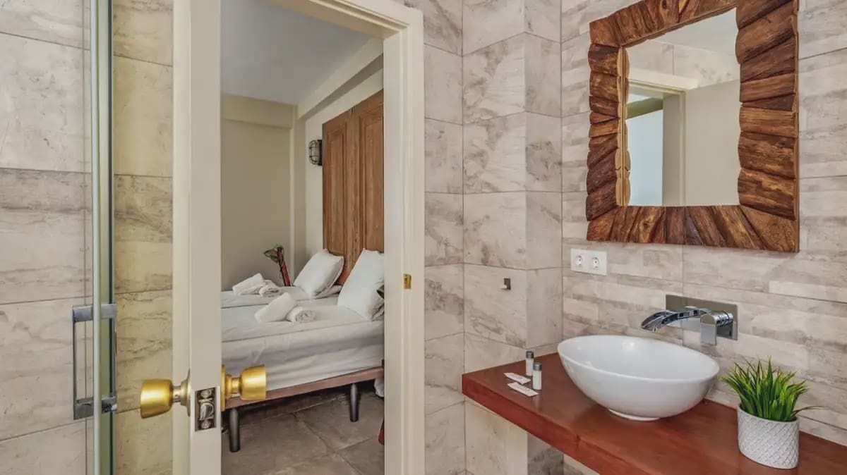 2 bedroom Beach Apartment for sale in Fuengirola - € 525,000 (Ref: 9841703)