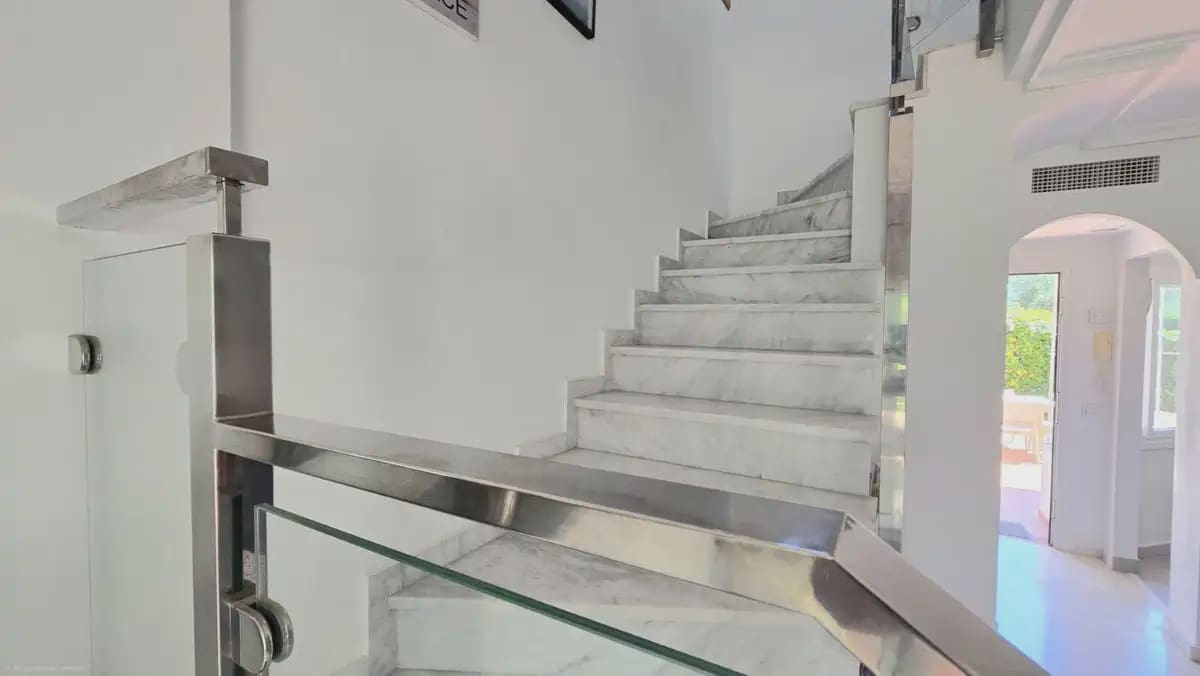 3 Zimmer Haus zu verkaufen in Marbella mit Pool Garage - 525.000 € (Ref: 9844614)