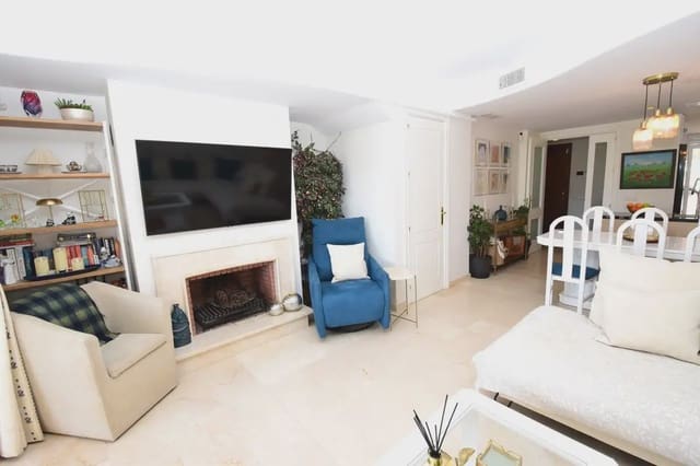 3 soverom Hus til salgs i La Cala Golf - Lagar Martell, Mijas med svømmebasseng garasje - € 575 000 (Ref: 9846701)