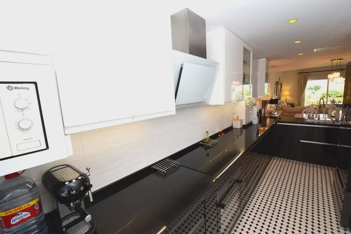 3 soverom Hus til salgs i Mijas med svømmebasseng garasje - € 575 000 (Ref: 9846701)