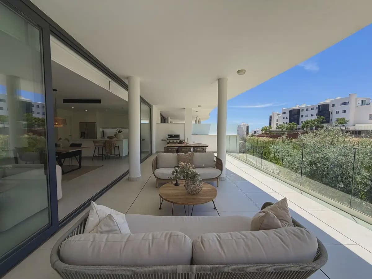 3 sypialnia Apartament na sprzedaż w Fuengirola z basenem garażem - 699 000 € (Ref: 9848412)