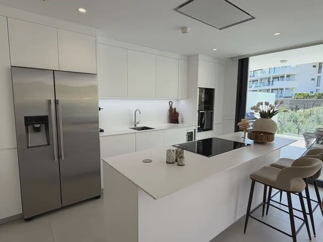 3 sypialnia Apartament na sprzedaż w Centro ciudad, Fuengirola z basenem garażem - 699 000 € (Ref: 9848412)