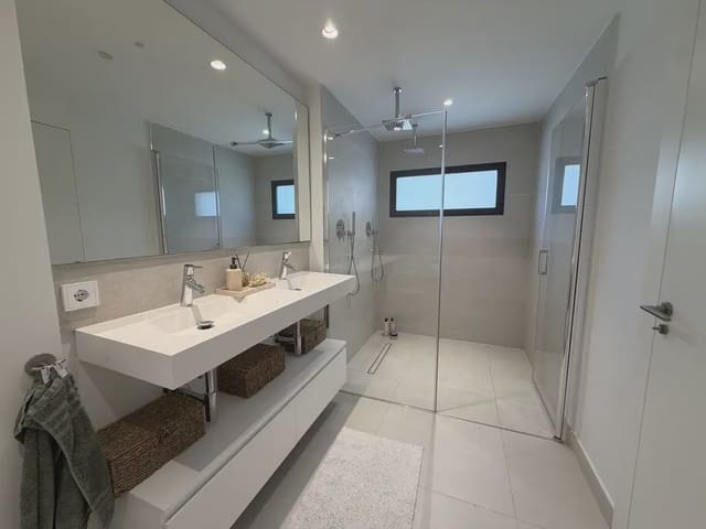 3 sypialnia Apartament na sprzedaż w Centro ciudad, Fuengirola z basenem garażem - 699 000 € (Ref: 9848412)