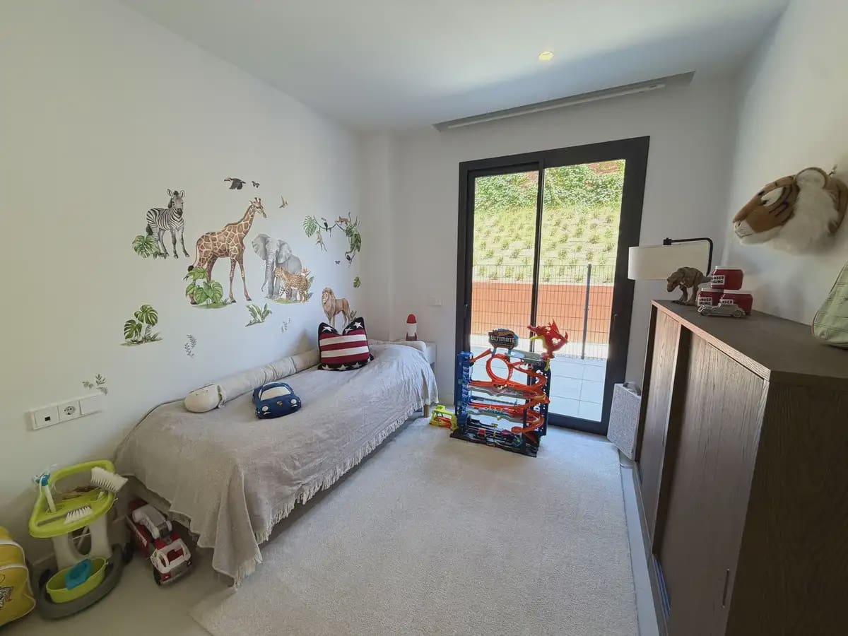3 sypialnia Apartament na sprzedaż w Fuengirola z basenem garażem - 699 000 € (Ref: 9848412)