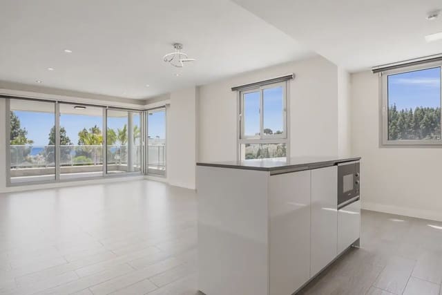 3 makuuhuone Huoneisto myytävänä paikassa El Faro de Calaburra - Chaparral, Mijas mukana uima-altaan 
autotalli - 580 000 € (Ref: 9855842)