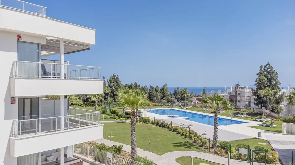3 sypialnia Apartament na sprzedaż w Mijas z basenem garażem - 580 000 € (Ref: 9855842)