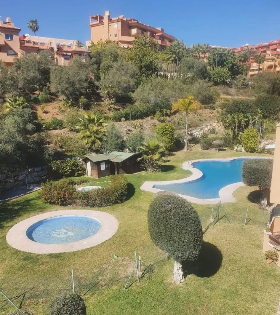 2 soverom Penthouse til salgs i Marbella med garasje - € 359 000 (Ref: 9855844)