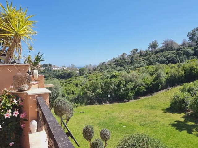 2 soverom Penthouse til salgs i La Reserva, Marbella med garasje - € 359 000 (Ref: 9855844)