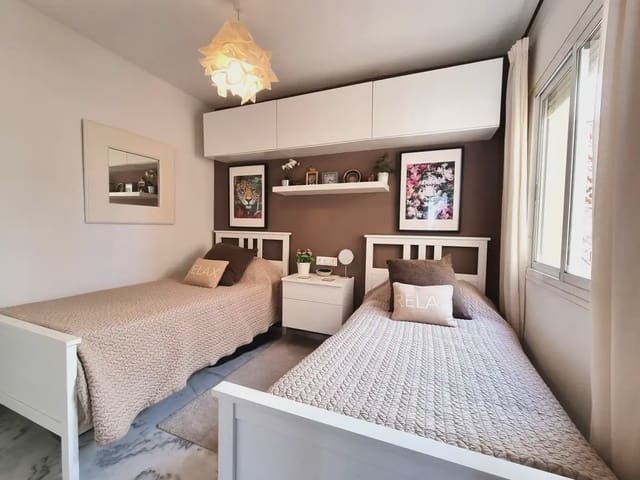 2 soverom Penthouse til salgs i La Reserva, Marbella med garasje - € 359 000 (Ref: 9855844)