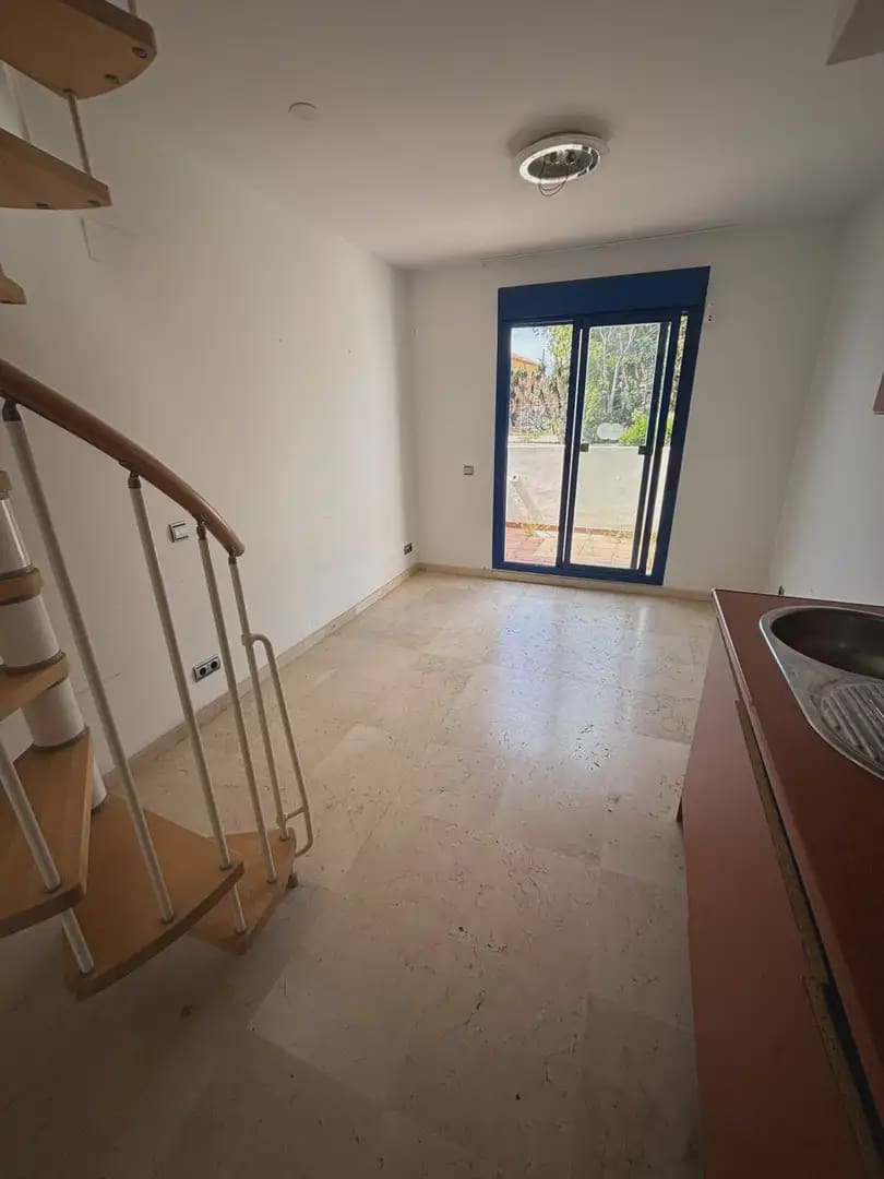 1 sypialnia Penthouse na sprzedaż w Benalmadena z basenem garażem - 279 000 € (Ref: 9857779)