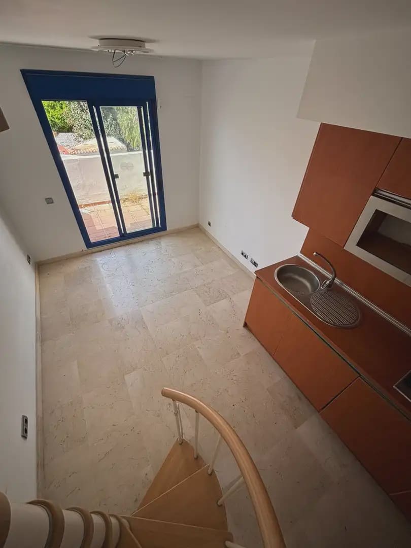1 sypialnia Penthouse na sprzedaż w Benalmadena z basenem garażem - 279 000 € (Ref: 9857779)