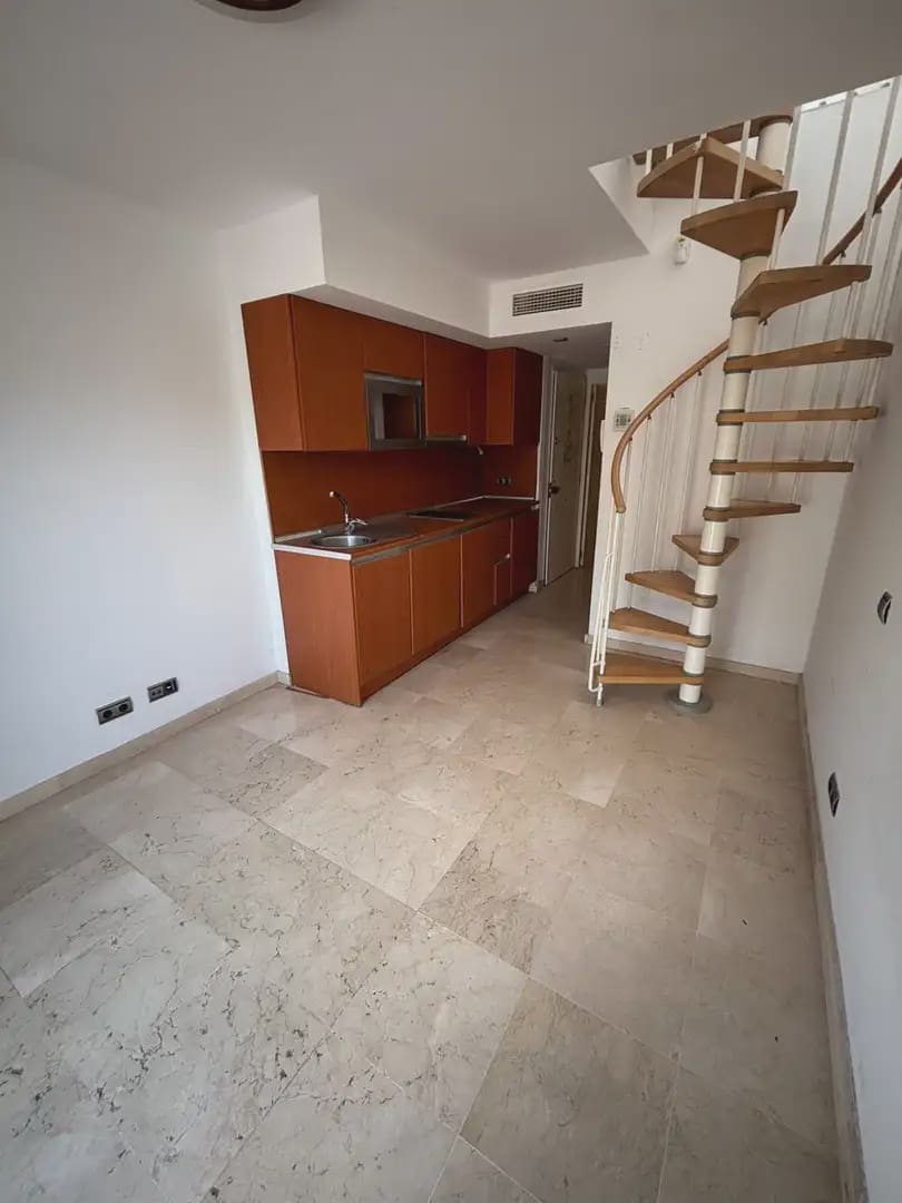 1 sypialnia Penthouse na sprzedaż w Benalmadena z basenem garażem - 279 000 € (Ref: 9857779)